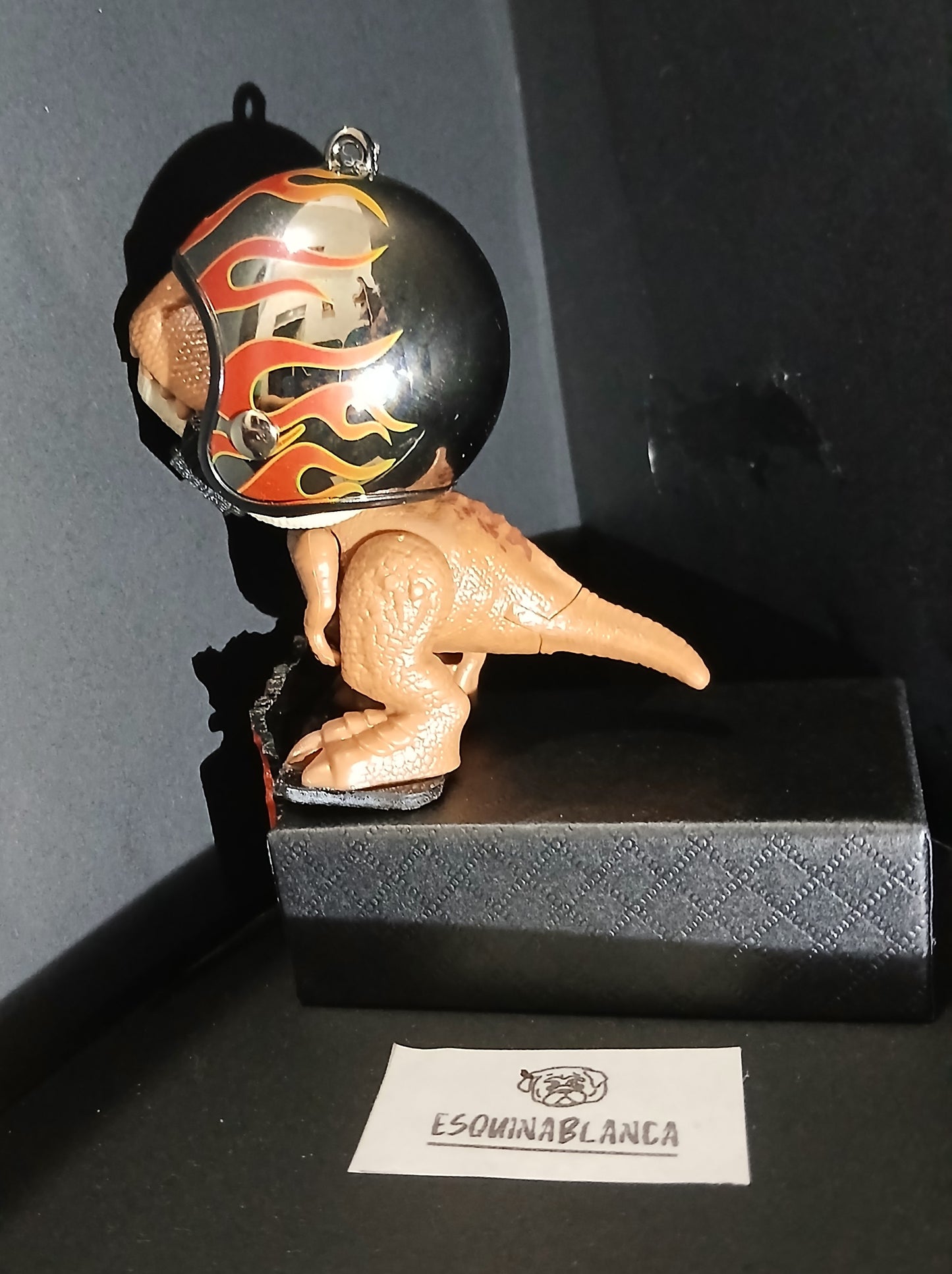 Dino Monster Casco #18